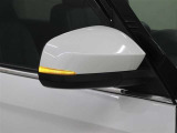 サイドターンランプ付きドアミラー。車両のドレスアップと右左折時の被視認性を兼ね備えたお洒落なミラーです。