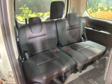 3列目シートはもちろん状態良好☆大人でもゆったりと座って頂けますので、大人数でのお出かけもラクラクです♪ご家族で、気の知れた仲間で、ドライブに行くのが楽しみですね♪