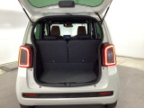 トランク荷室十分な容量あります。