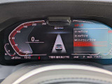 ◆インスツルメント・パネルのエレガントなデザインは、BMW特有の水平ラインで構成され、室内空間に端正な印象をもたらします。人間工学に基づいてレイアウトされた重要な操作系統は、直観的な操作が可能です◆