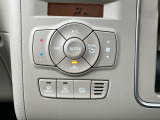 オートエアコンなので設定した温度で車内の温度を保ってくれます♪