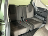 1列目から3列目まで広々大空間です。3列目シートは荷物が多い時や不要な時はアレンジして荷室として使用することが可能で便利に使えます