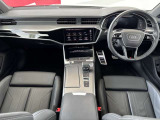 Audiのインテリアはエクステリア同様、優れたデザイン性とクオリティ、そして機能性を兼ね備えております。