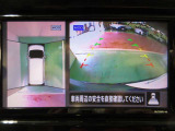 アラウンドビューモニターで車庫入れも空から見ている様に駐車できラクラクです。