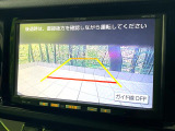 【バックカメラ】駐車時に後方がリアルタイム映像で確認できます。大型商業施設や立体駐車場での駐車時や、夜間のバック時に大活躍!運転スキルに関わらず、今や必須となった装備のひとつです!