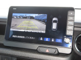バックをするとき自動でリアの様子が映る『リアカメラ』付き! ナビ画面で確認しながらバックができますから安心ですね。でも、目視も大切ですよ!安全第一でお願いします!