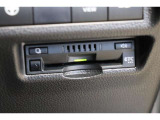 高速道路の利用時に便利なETC。料金所での停車や小銭を探す手間がなくなり快適です♪見た目もすっきりとしたビルトインタイプを装備しています。