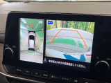 【アラウンドビューモニター】専用のカメラにより、上から見下ろしたような視点で360度クルマの周囲を確認することができます☆死角部分も確認しやすく、狭い場所での切り返しや駐車もスムーズに行えます。