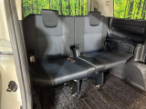 3列目シートはもちろん状態良好☆大人でもゆったりと座って頂けますので、大人数でのお出かけもラクラクです♪ご家族で、気の知れた仲間で、ドライブに行くのが楽しみですね♪