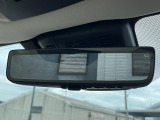 【デジタルインナーミラー】後席の大きな荷物や同乗者で後方が確認しづらい時でも安心!カメラが撮影した車両後方の映像をルームミラー内に表示。クリアな視界で状況の確認が可能です!