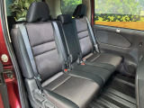 後部座席も気になるようなキズ・汚れやへたり等、大きなダメージはなく、良好な状態です。