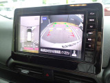 アラウンドビューモニターは、まるで上空から見たような映像で駐車をサポート!苦手な駐車も心強いですね!