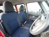 しっかりとした造りのシートで運転も快適に♪