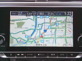純正のメモリーナビを装備。