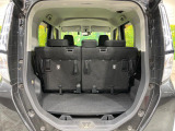 普段のお買い物や通勤、送迎等に十分な荷室スペースを確保しております。セカンドシートを倒すと、大きな荷物の積載も可能です♪