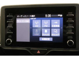 純正ディスプレイオーディオを装備。Bluetooth対応でお手持ちのスマートフォンからお気に入りの音楽の再生も可能。