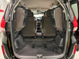 3列目シートを跳ね上げればラゲッジスペースを更に広く使えます。
