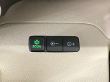 ★ECONスイッチ★ エコドライブを加速しよう!スイッチをONにすると、運転の仕方によるロスを抑え込み燃費をよくするようクルマが頑張ります(*^ー^*)燃費向上にチャレンジ♪