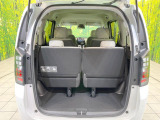 普段のお買い物や通勤、送迎等に十分な荷室スペースを確保しております。セカンドシートを倒すと、大きな荷物の積載も可能です♪