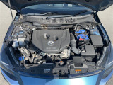 エンジンルームの画像です。店舗にて現車の確認もいただけますので、お電話で在庫のご確認の上是非ご来店くださいませ!!!ワクワクするクルマ選びをご提案します!