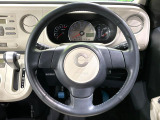 ステアリングも使用感が少なく、きれいな状態となっております♪