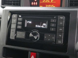 純正CDチューナーを装備しています。
