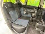 後部座席も気になるようなキズ・汚れやへたり等、大きなダメージはなく、良好な状態です。