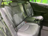 後部座席も気になるようなキズ・汚れやへたり等、大きなダメージはなく、良好な状態です。