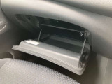 奥行きのあるグローブボックス付き♪