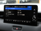 ナビゲーションはホンダコネクトディスプレイを装着しております。AM、FM、Bluetooth、フルセグTVがご使用いただけます。初めて訪れた場所でも道に迷わず安心ですね!