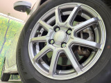【14インチアルミホイール】外観にマッチしたアルミホイールを装着しております。各種アルミホイールや、スタッドレスタイヤも取扱いしております。是非ご相談ください♪