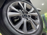 【純正18インチアルミホイール】外観にマッチした純正アルミホイールを装着しております。各種社外アルミホイールや、スタッドレスタイヤも取扱いしております。是非ご相談ください♪
