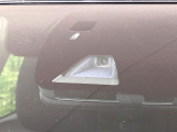 【スマートブレーキサポート】走行中に前方の車両等を認識し、衝突しそうな時は警報とブレーキで衝突回避と被害軽減をアシスト。より安全にドライブをお楽しみいただけます。