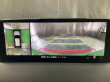 狭い場所での駐車やすれ違いなどでより的確な運転操作に役立つ360&deg;ビューモニターが装備されています。