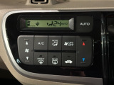 オートエアコンがついていますので、簡単操作で快適に過ごせます。希望の温度に自動調整してくれるのが便利です。