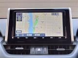 オーディオを装備。スマホとクルマをつなぐことで、これまでのナビに加えて、いろんなソースが楽しめます。