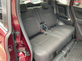 後部座席も当然、綺麗・清潔に仕上げております。内装の綺麗なお車は気持ちが良いですし、コンディションのいい車が多いです。前のユーザーが丁寧に使っていた証拠です。