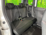 後部座席も気になるようなキズ・汚れやへたり等、大きなダメージはなく、良好な状態です。