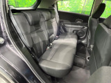 後部座席も気になるようなキズ・汚れやへたり等、大きなダメージはなく、良好な状態です。
