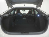 2列目シートを倒すことで、大変広いラゲッジスペースとなります。大きな荷物を積んだりと様々な用途にご利用いただけます。