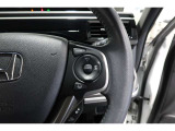 Hondaセンシングの機能のひとつ、アダプティブクルーズコントロール付!アクセルから足を離しても設定したスピードと前車との車間を保ち走行してくれます!車線維持もアシスト☆高速道路で疲労軽減ですね☆