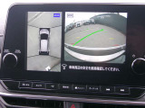 まるで上空から見下ろしているような感じで駐車が楽にできるインテリジェントアラウンドビューモニター!幅寄せが苦手な方でもサイドビューで確認することができますよ♪