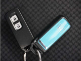 ◆スマートキー◆カギをバッグやポケットに入れたままでもドアロックの開閉ができる『スマートキー』付き!雨天や暗くなってもカギを取り出す必要がなくドアの開錠&エンジンも始動できます