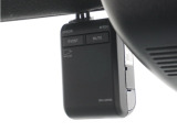 ◆ドライブレコーダー◆映像・音声などを記録する自動車用の装置です。 もしもの事故の際の記録はもちろん、旅行の際の思い出としてドライブの映像を楽しむことができます。