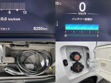 ☆走行距離も少なく、普通充電ケーブルもついています。バッテリーは12セグメントです。