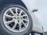 【アルミホイール】外観にマッチしたアルミホイールを装着しております。各種アルミホイールや、スタッドレスタイヤも取扱いしております。是非ご相談ください♪