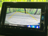 【バックカメラ】駐車時に後方がリアルタイム映像で確認できます。大型商業施設や立体駐車場での駐車時や、夜間のバック時に大活躍!運転スキルに関わらず、今や必須となった装備のひとつです!