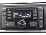 CDチューナー。もちろんAM/FMラジオも聴けます。別途ナビの取り付けも承りますので、お気軽にお問い合わせください。