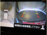 前後左右4つのカメラを合成して上から見ているような感覚で駐車を行っていただけます♪ 切り替えスイッチであらゆるカメラモードに切り替えが可能です!