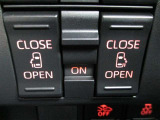両側電動スライドドアの操作ボタンです。